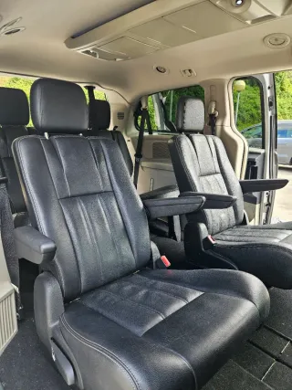 Lancia Voyager 2013