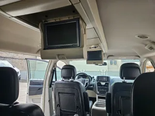 Lancia Voyager 2013