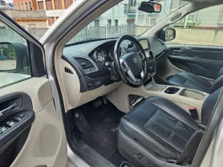 Lancia Voyager 2013