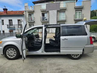 Lancia Voyager 2013