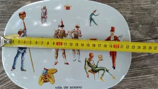 Antigua caja Vda. Solano con personajes