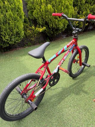 Bicicleta BMX Roja Infantil