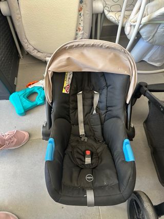 Cochecito de bebé y silla de coche