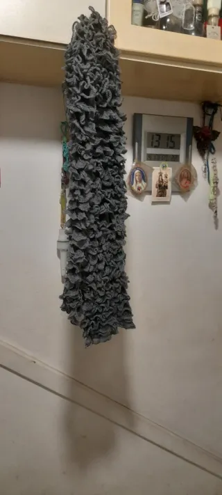 Sciarpa boa grigia