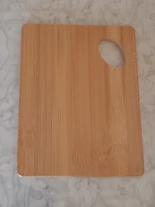 Tagliere in bambù con foro