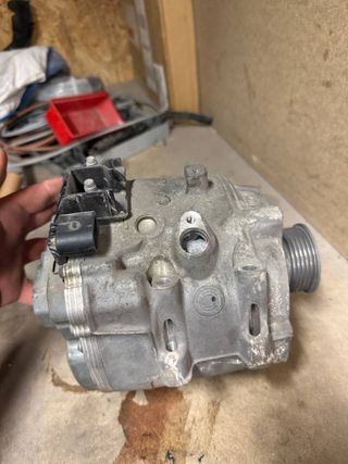 Alternador 4N0903028P