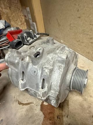 Alternador 4N0903028P