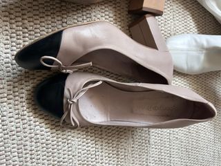 Botines y Zapatos Beige y Blancos