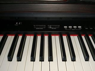 Piano Suzuki Digital. Se encuentra en Torrelavega
