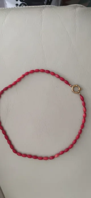 Collar de cuentas coral con cierre acero