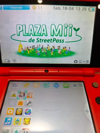 Nintendo 2DS XL Poké Ball Edition