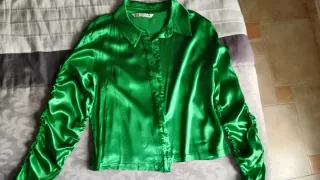 Blusa ZARA verde elegante Talla M