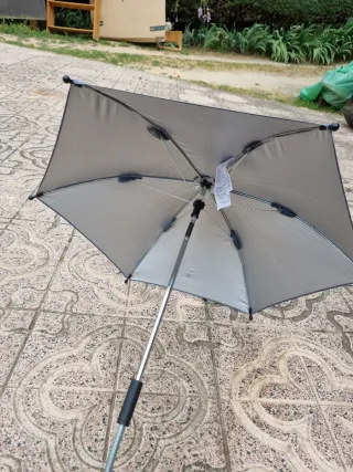 Sombrilla Bugaboo gris