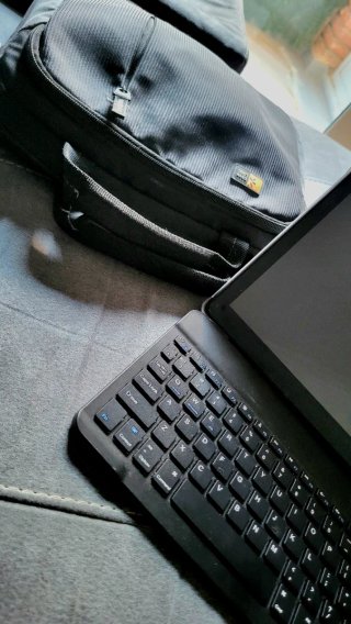 Tablet Sumtab Pro. Pack completo + accesorios.