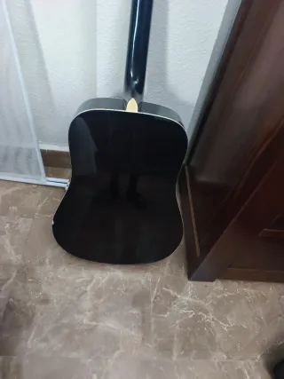 Guitarra Acústica Negra para zurdos