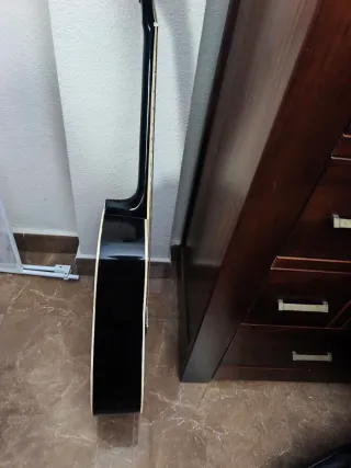 Guitarra Acústica Negra para zurdos