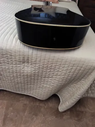 Guitarra Acústica Negra para zurdos