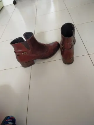 Botines camperos marrones de piel