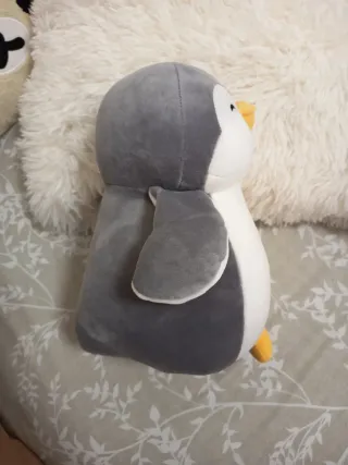 Peluche Pingüino Gris Suave