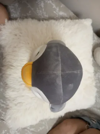 Peluche Pingüino Gris Suave