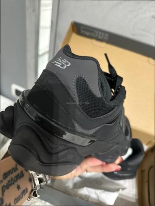 New Balance 9060 Negro Talla 38