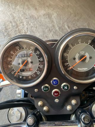 Triumph Bonneville T100 2009