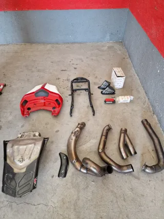 Ducati 999 Roja