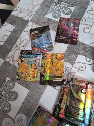 Cartas Pokémon V y VMAX