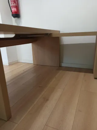 Escritorio Ikea imitación madera ( melamina)