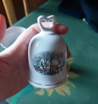 Campanella e vaso porcellana decorati