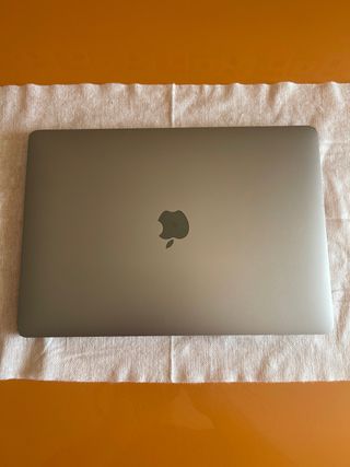 MacBook Air 2018 i5 8GB RAM Gris Espacial