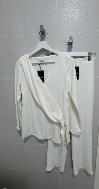 Conjunto de pantalón y Blazer blanca cruzada elega