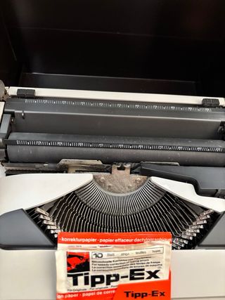 Máquina de escribir Olivetti Lettera 10