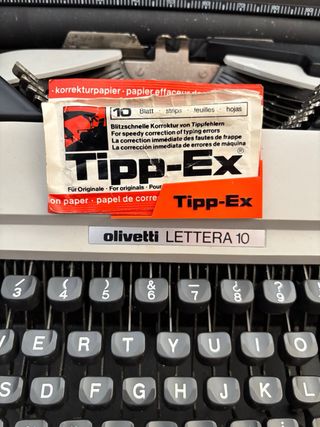 Máquina de escribir Olivetti Lettera 10