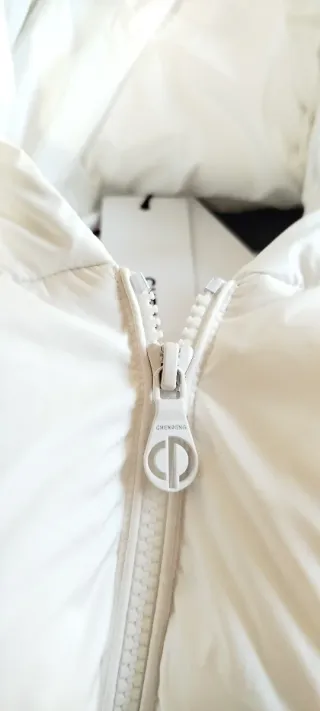 Plumífero Chen Peng London blanco