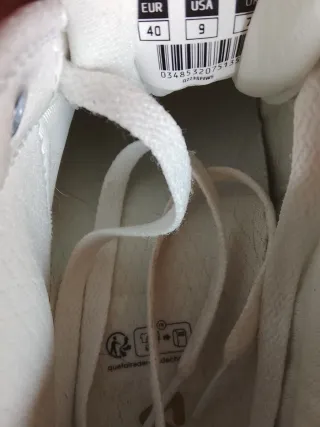 Zapatillas Fila Blancas y Doradas Talla 40
