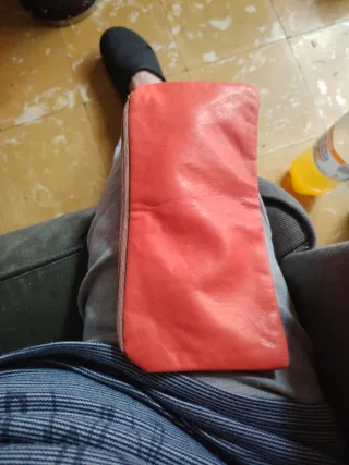 Bolsa de piel para efectivo color rojo