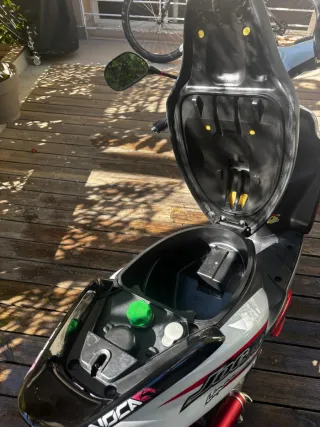 Yamaha Jog RR 49 cc Refrigeración Liquida