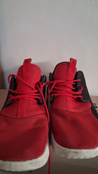 Zapatillas Nike Air Jordan Negras y Rojas