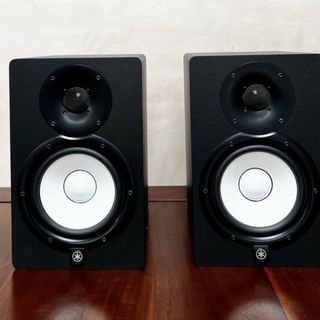 Monitores Yamaha HS7