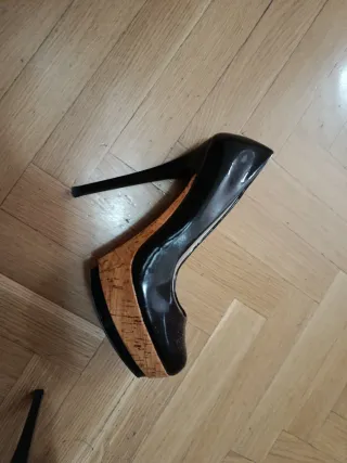 Zapatos de tacón Zara negros