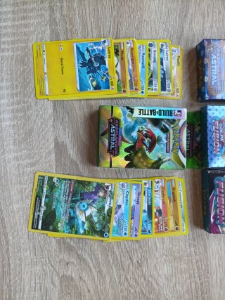 Cajas VACIAS Pokemon + 19 cartas.