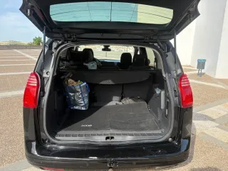 Peugeot 5008 2011