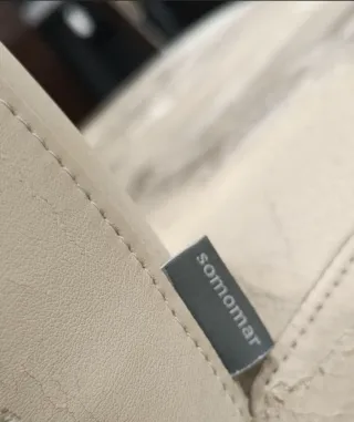Escucho cambios u ofertas. Vieja silla ejecutiva