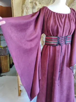 Vestido medieval morado con fajín, MAS EN MI PERFI