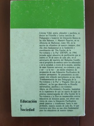2 libritos de Llorenç Vidal, pedagogo y pacifista