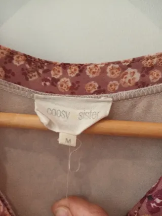 Vestido corto estampado floral Coosy Sister.