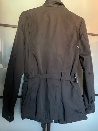 Chaqueta Zara tres cuartos negra