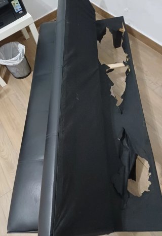Sofá cama plegable negro polipiel.