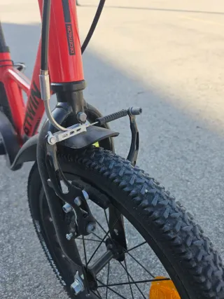 Bicicleta Infantil Btwin 16 pulgadas Roja nueva